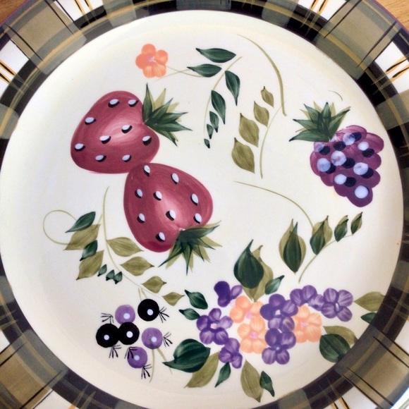 Vintage Oneida Strawberry Plaid Dinner Plates - Set of 2 - Picture 7 of 9